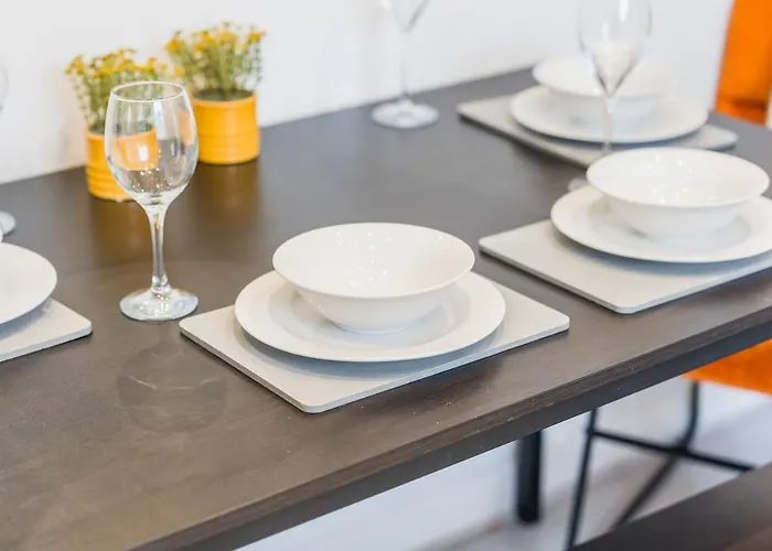 Будинок відпочинку New Spacious 3-bed House, Driveway Parking, Ideal Contractor