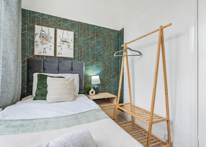 Hébergement de vacances New Spacious 3-bed House, Driveway Parking, Ideal Contractor