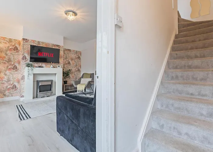 New Spacious 3-bed House, Driveway Parking, Ideal Contractor Hébergement de vacances Bristol