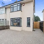 New Spacious 3-bed House, Driveway Parking, Ideal Contractor *
