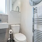 New Spacious 3-bed House, Driveway Parking, Ideal Contractor Μπρίστολ