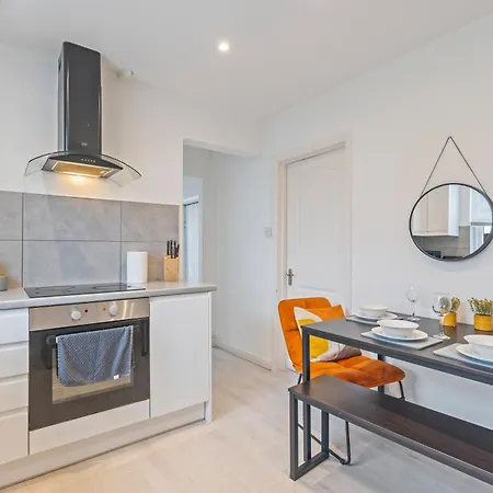 Casa de Férias New Spacious 3-bed House, Driveway Parking, Ideal Contractor Bristol